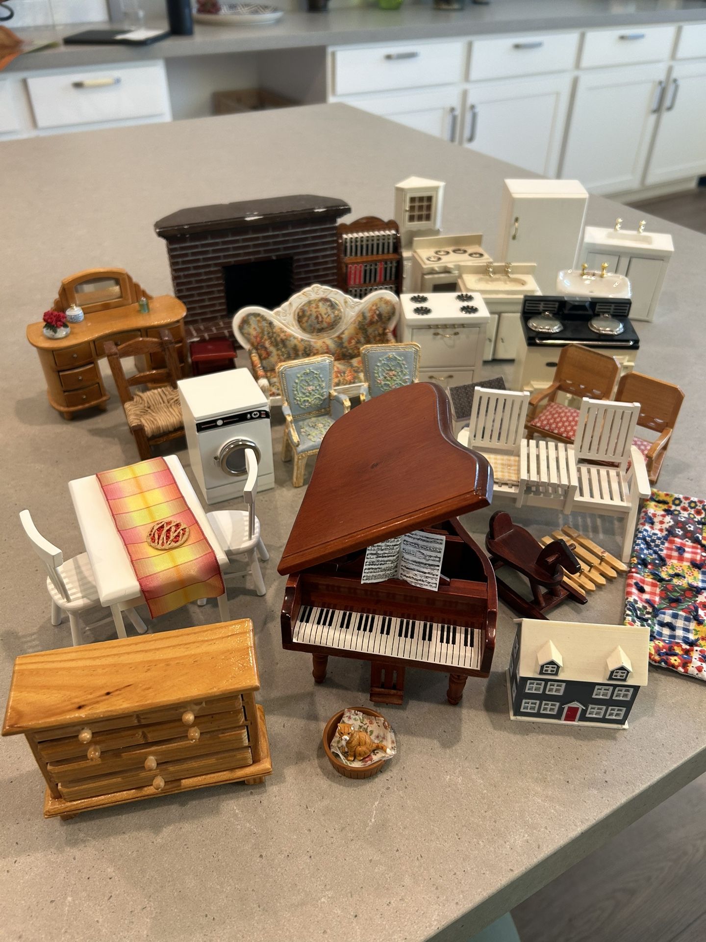 Vintage Dollhouse Furniture Lot