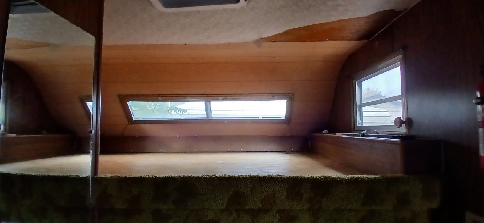 1976 Dodge Sportsman RV.