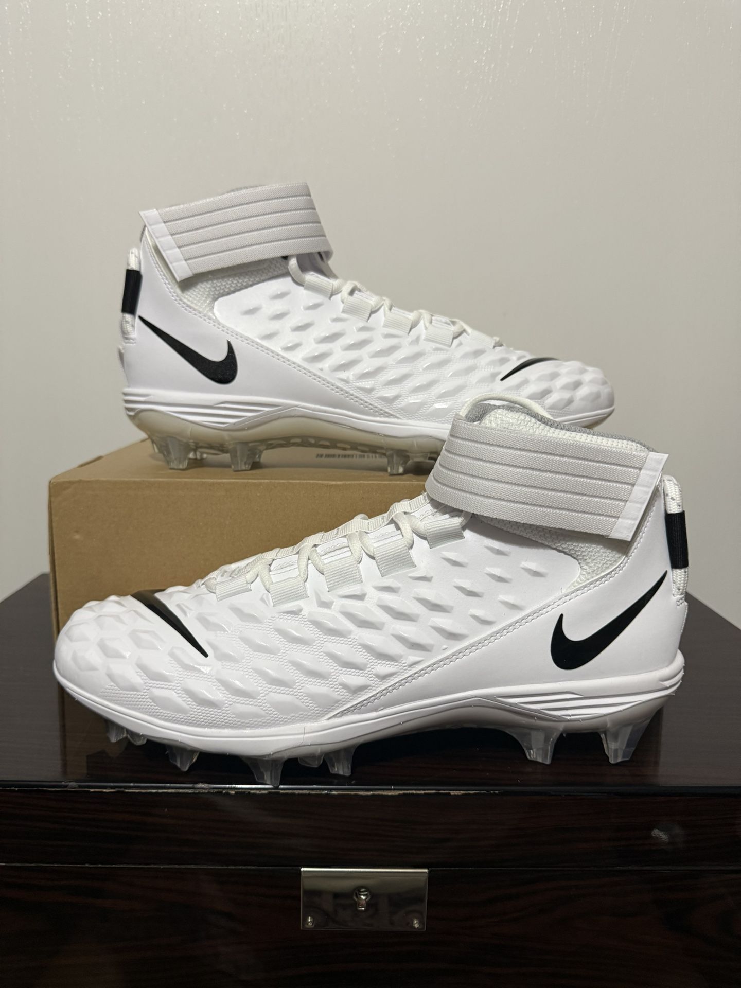 Nike Force Savage Pro 2 Football Cleats White Black AH4000-100 Men’s Size 11.5