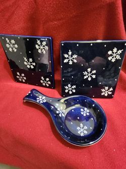 Christmas Royal Blue Spoon Rest & 2 Hot Plates By Brushes Hand painted K.I.C.