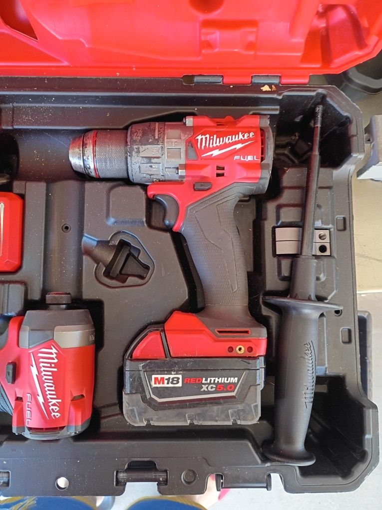 Milwaukee 3697-22CXC M18 FUEL 18V 2-Tool Combo Kit