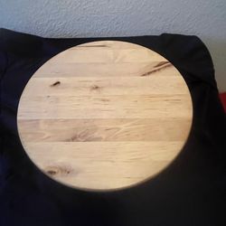 Lazy Susan - Beautiful Large Decorative 15” Diameter Spinning Pine Board. In Very Good Condition. Comes From a Smoke Free & Pet Free Home.