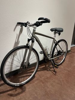 Specialized Crosstrail bike