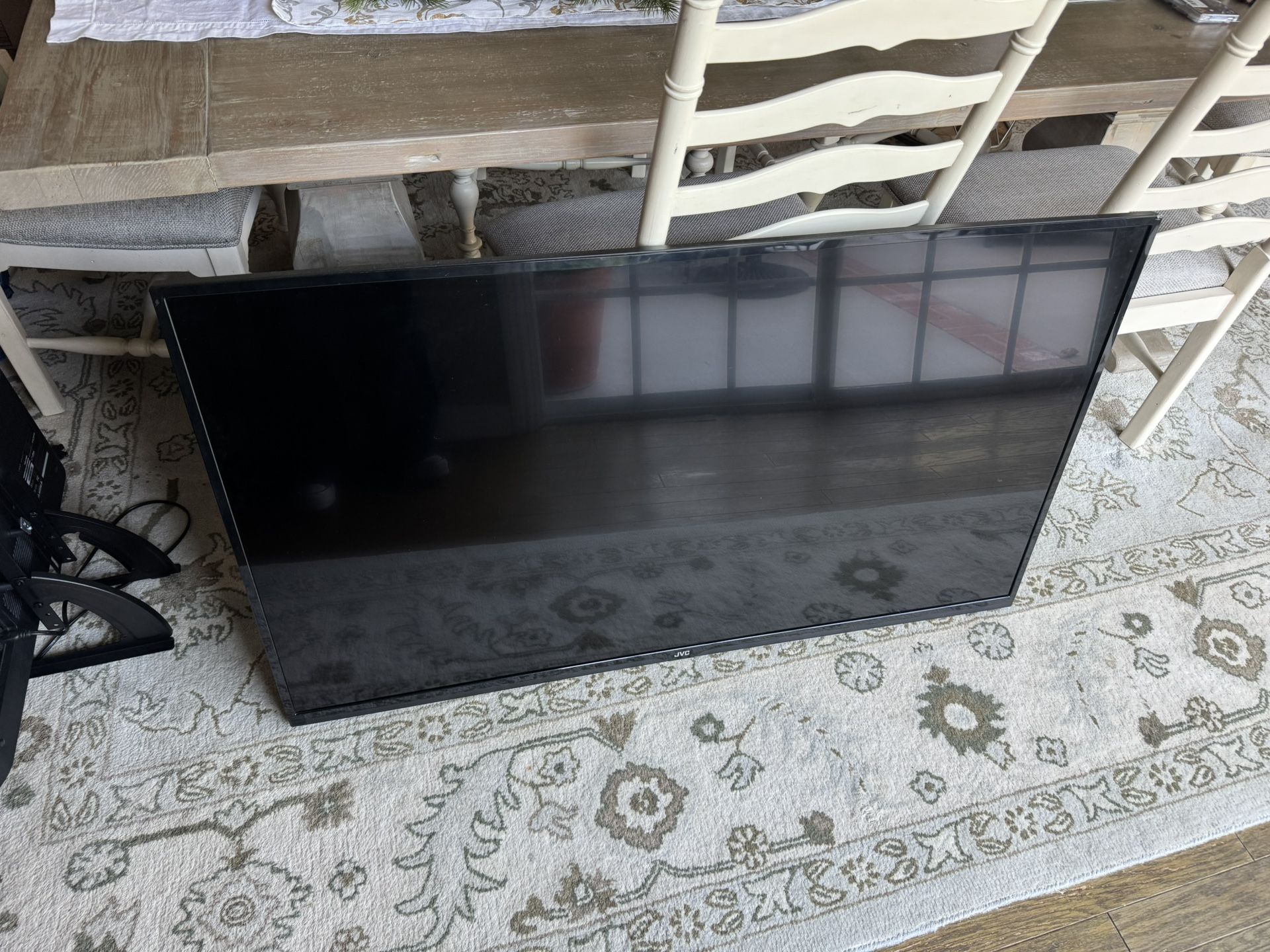 JVC 55’ Flat Screen TV (EM55FTR)