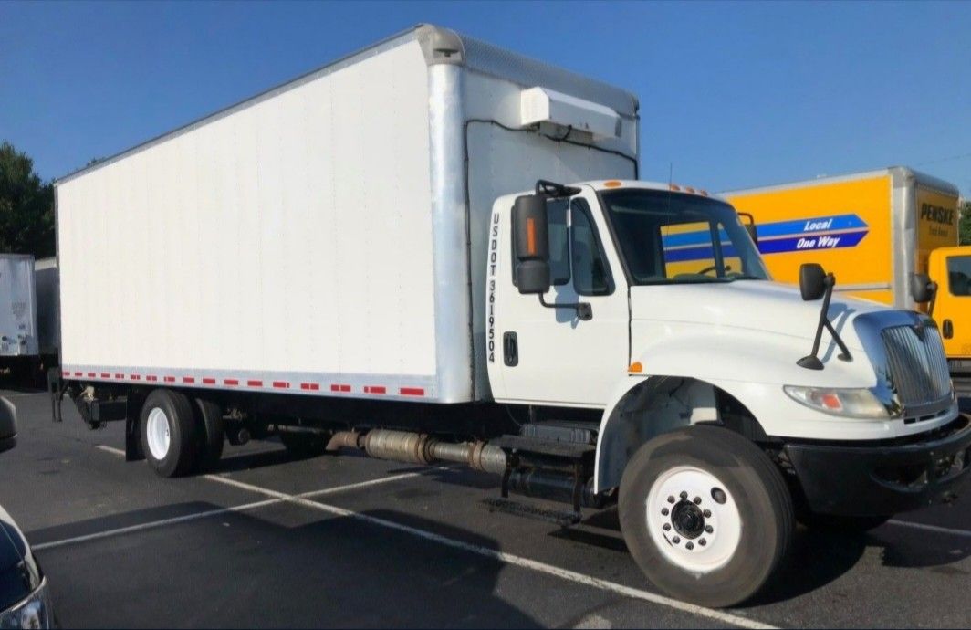 2016 International Durastar Box Truck