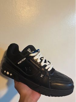 Black Lv Trainer Shoes Size 11 ($130)