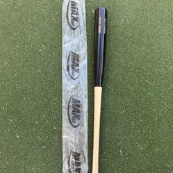 Pro Maple Wood Bat Size 33” Max Bat Carlos Correa Model 