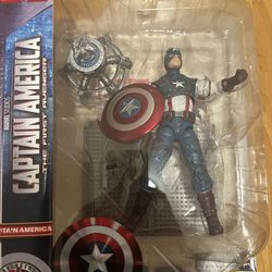 Captain America Figures (Marvel Diamond Select)