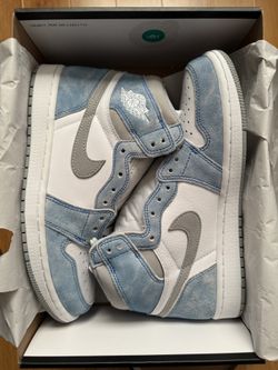 Jordan 1 Retro Hyper Royal Size 9 Ds
