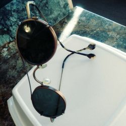 Oliver People's Vintage Glass And Sunglass Clip