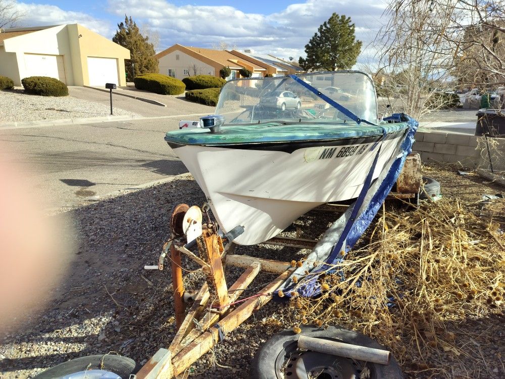 V Haul Fishing Boat With Trailer 