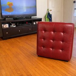 STORAGE CLEAN OUT – EVERYTHING MUST GO BY WEDNESDAY 🚨 Leather Storage Ottoman