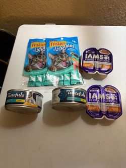 Cat snacks and food