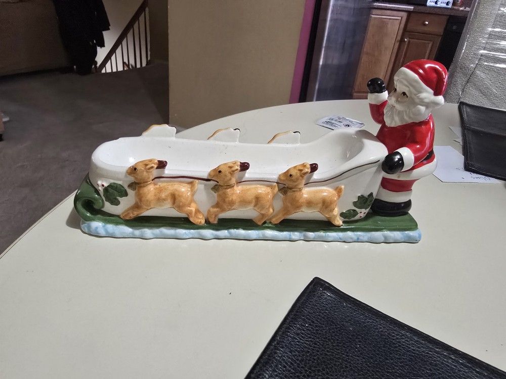 SANTA π
CERAMIC 1984 RON GORDON PARTY SERVER