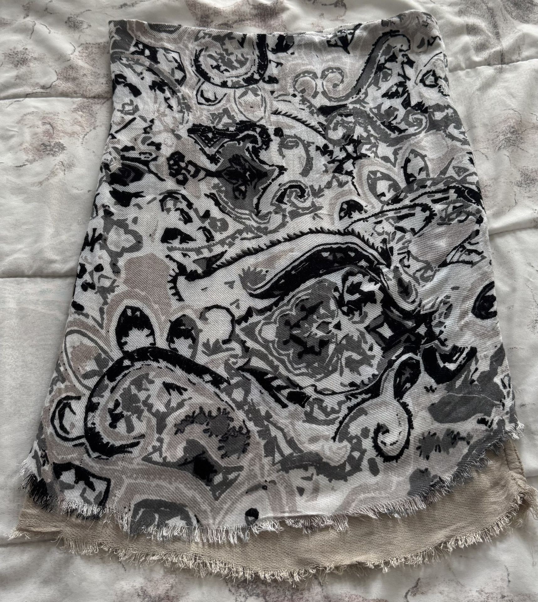 Isa & Stef Inc Floral Black and White Abstract Knee Length Lined Skirt, size S