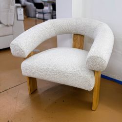 (NEW) Dultish Curved Accent Chair w/Boucle