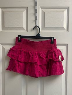 Brand new Juniors fuchsia ruffle mini skort size M