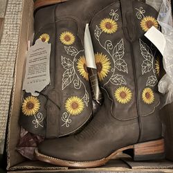 Lady’s Western Boots 