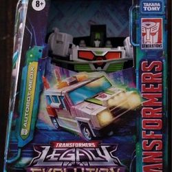 Hasbro Transformers Legacy Evolution Walgreens Excl Deluxe Class Medix