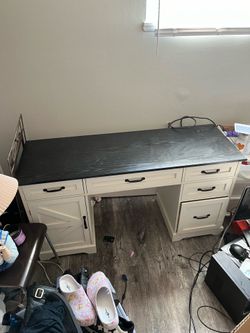 Desk With Outlets