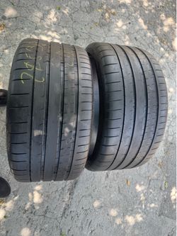 Set of 2 nice Michelin Pilot Super Sport  285/30/20 ( We install & balance)