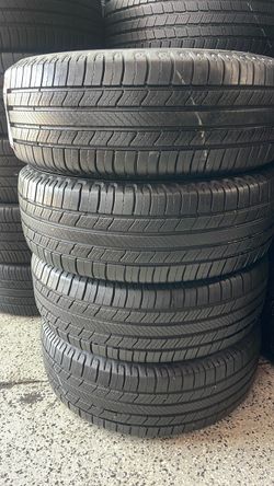 215/60R16 Michelin Defender