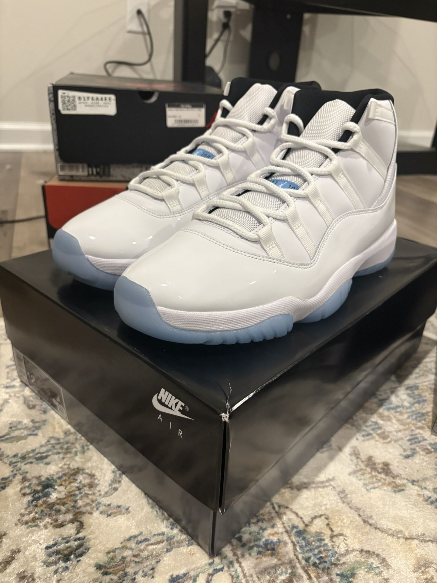 Jordan 11 Columbia Joints Size 12