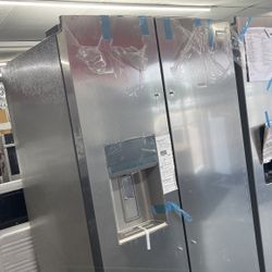 New Scratch And Dent Frigidaire Gallery 25.6 Cu Fr Stainless Steel Side By Side Fridge. 1 Year Warranty 