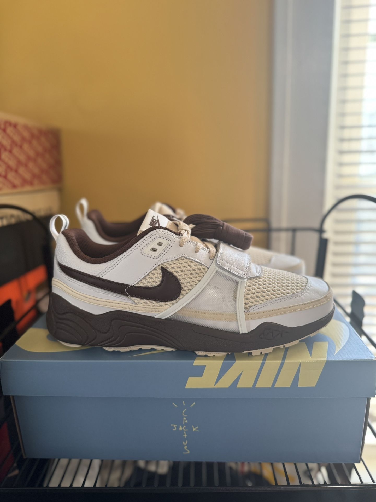 Travis Scott X Zoom Field Jaxx