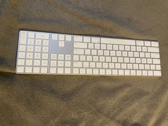 Apple Magic Keyboard (Lightning)