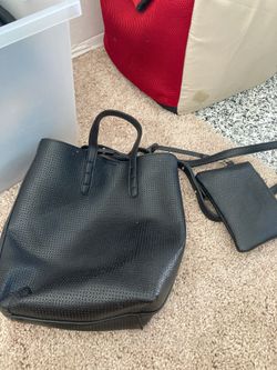 Black purse and wallet