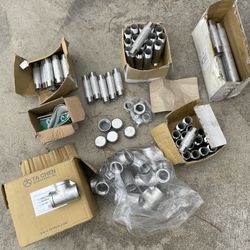1” And 1-1/4 Stainless Steel Pipe Fittings Plugs And Ads