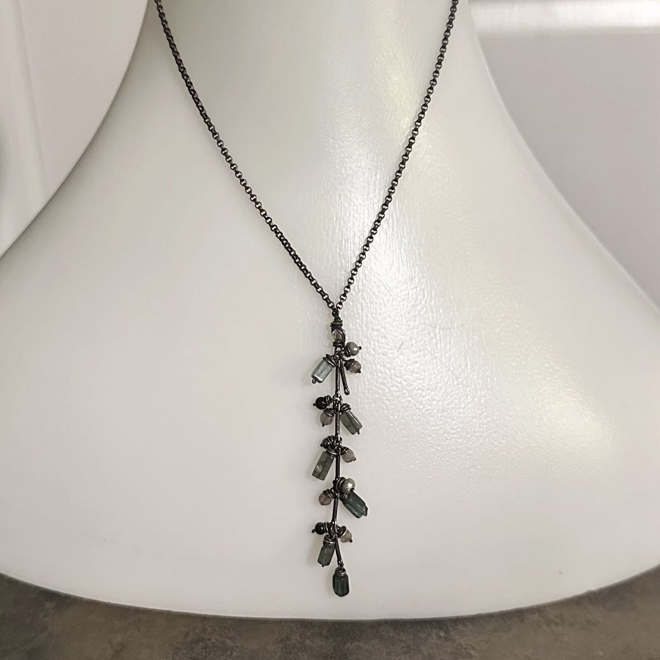 Antiqued Vtg Sterling Silver Lariat Necklace Green Tourmaline Pearls Onyx Quartz