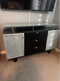 Modern dresser