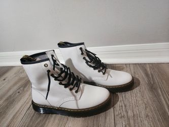Dr. Martens white leather boots size 7M