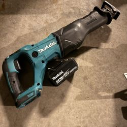 Makita Sawzaw And Battery 