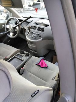 Nissan quest van