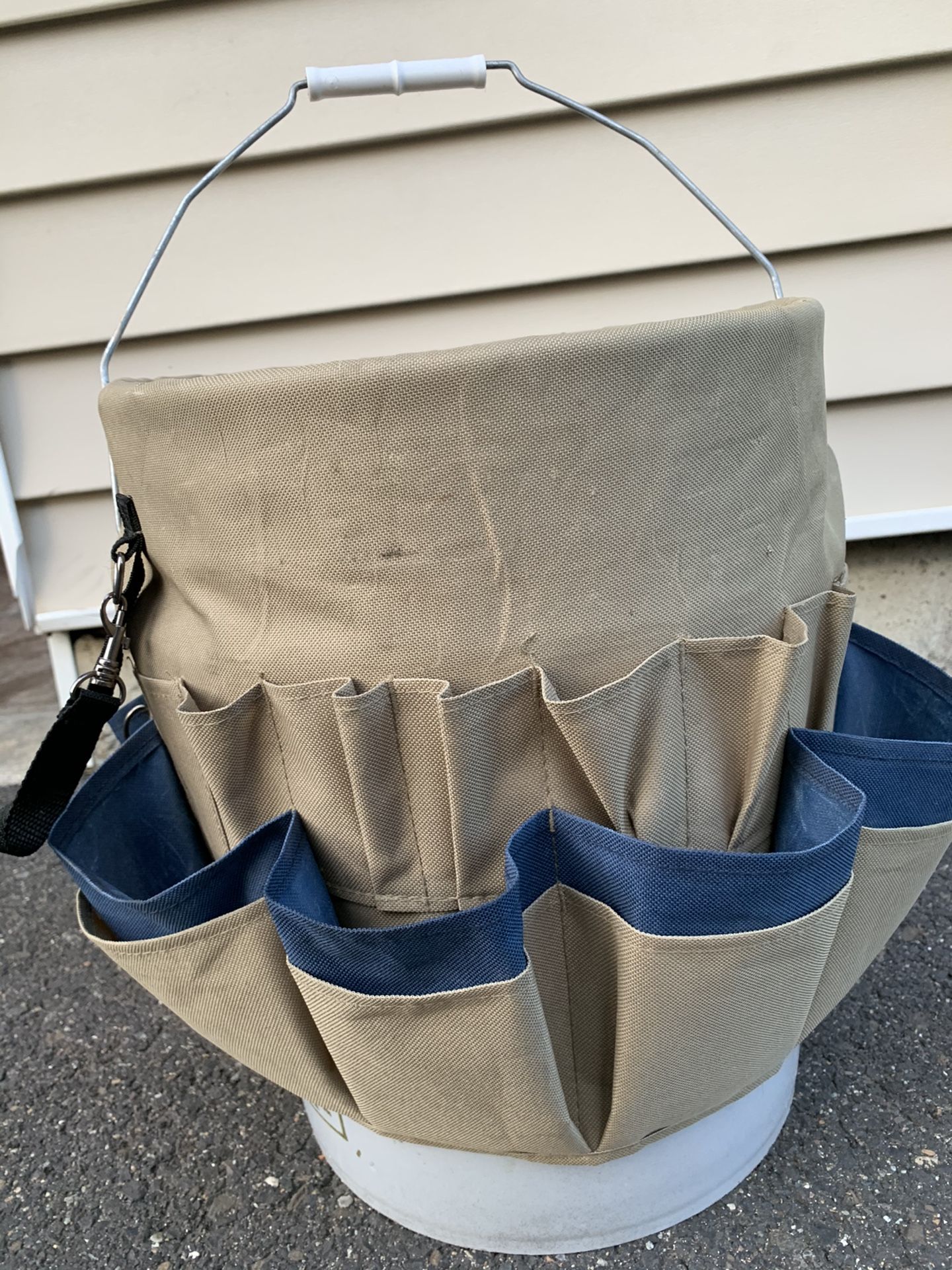 Tool bucket bag.
