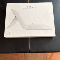 Apple iPad Magic Keyboard Follo With Apple Pencil 