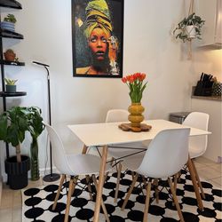 Dining table + Chairs