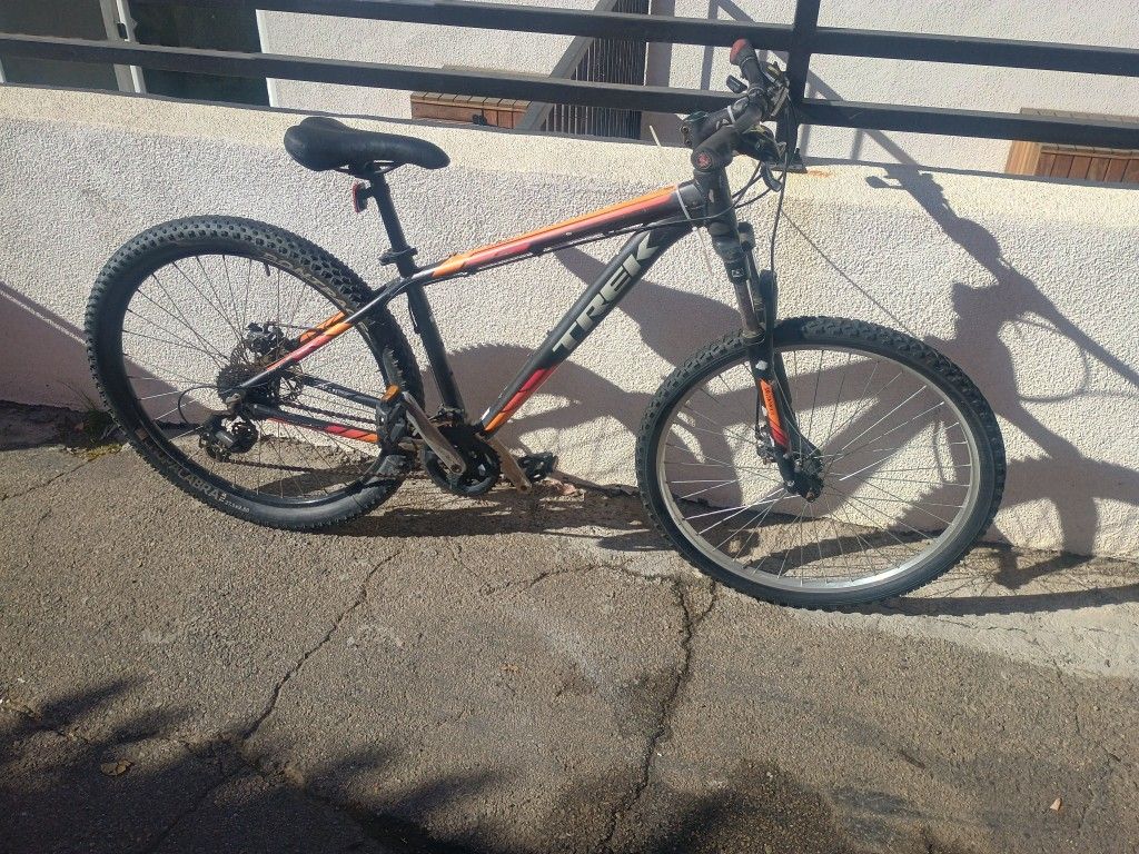 Trek ,Marlin. Bicycle0