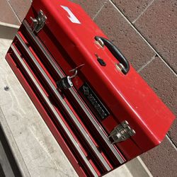 Husky Metal Tool Box 20”x 9”x 8” With Key 🔐 