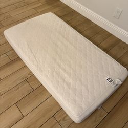 Sealy Butterfly 2-Stage Breathable Knit Crib Mattress 