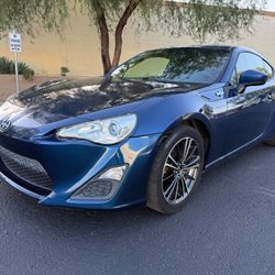 2013 SCION FR-S, MANUAL TRANSMISSION, CLEAN AUTO-CHECK, GREAT ON GAS, COLD AC, FINANCE AVAILABLE 🚘