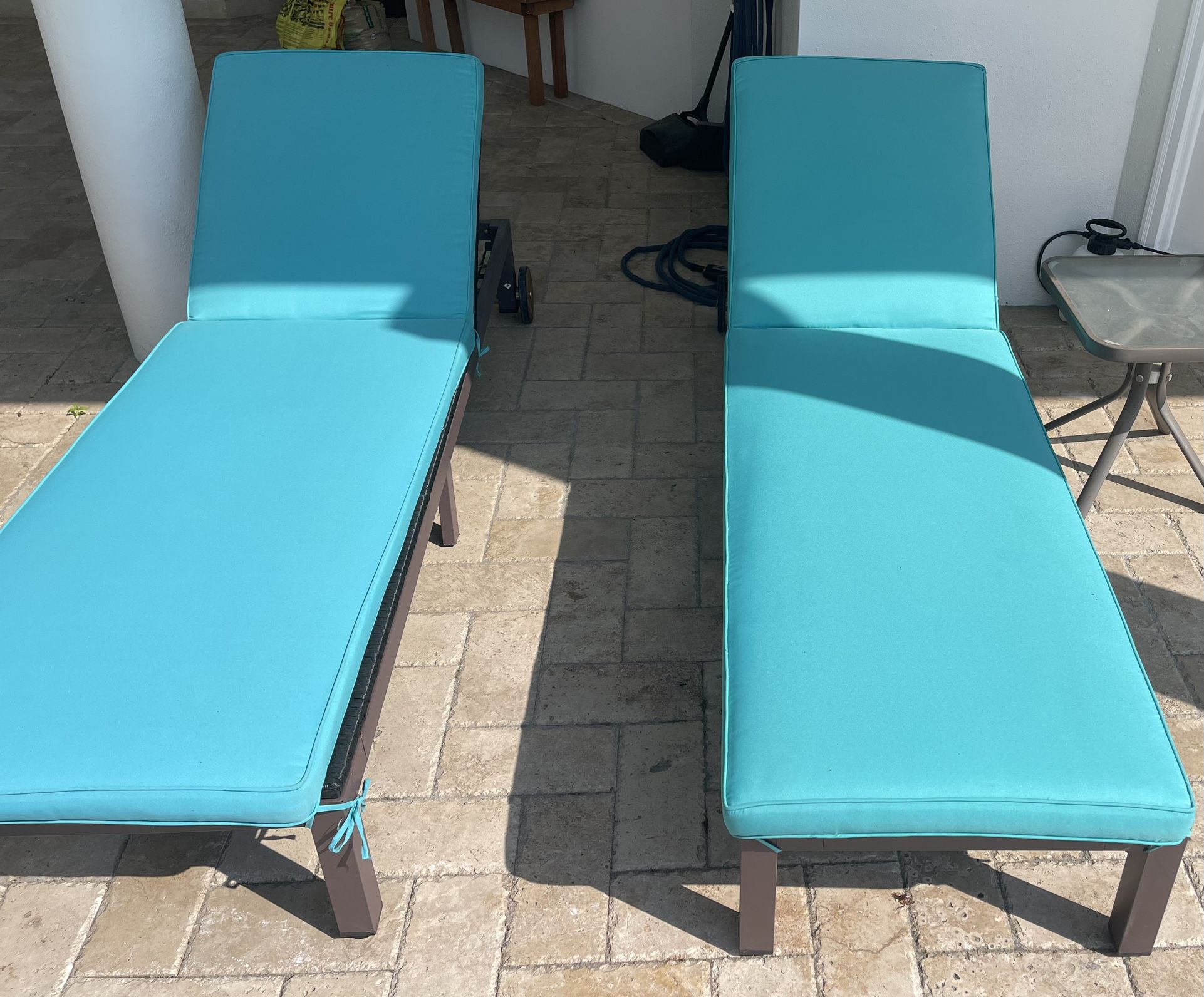 Extra Long 81” Pair Of Lounge Chairs With Cushions And Covers 