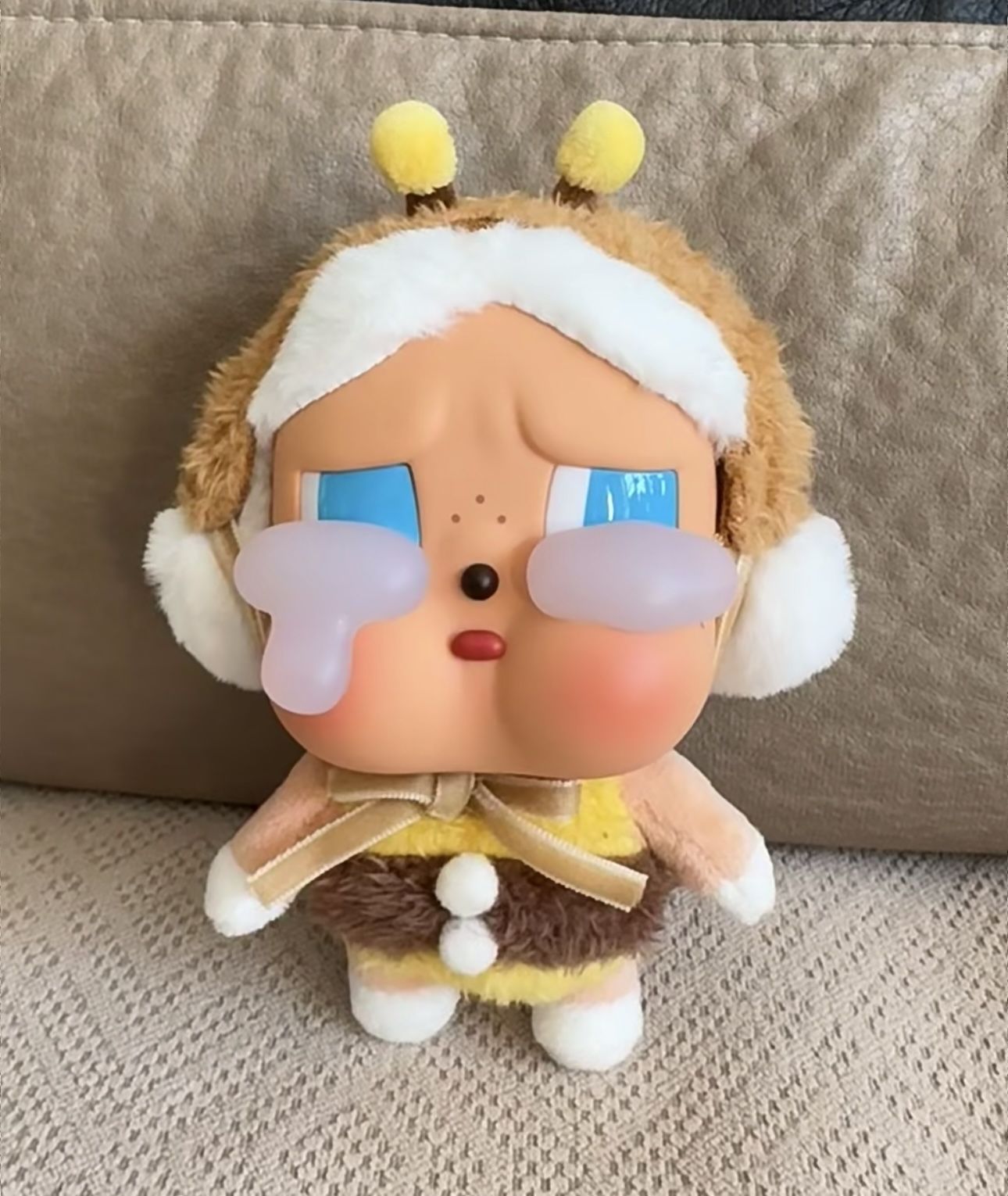 100% Authentic Popmart Crybaby I WII BRING YOU A FLOWER