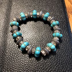 New turquoise stretch bracelet 7 1/2 to 8 inch wrist