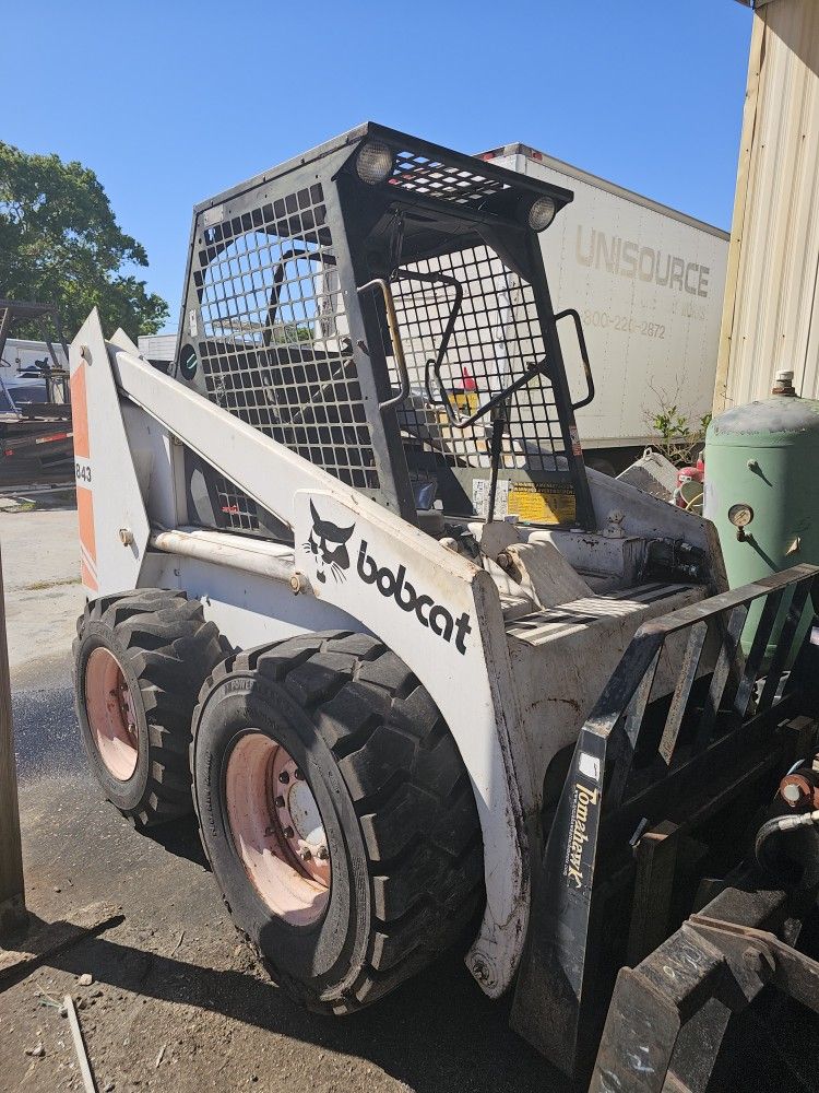 Bobcat 843