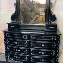 Princess Style Long Dresser And Big Mirror Colors Black And Silver With Crystals Pull Dresser Has Been Refurbished 