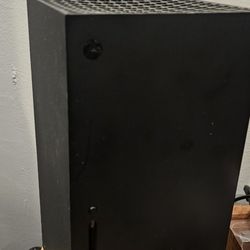 Xbox Series X, Two Controllers, 1 TB Expantion Card. 